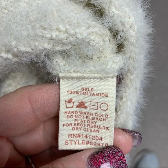 Hem & Thread size small cream deep V sweater super soft NWOT - Picture 6 of 7